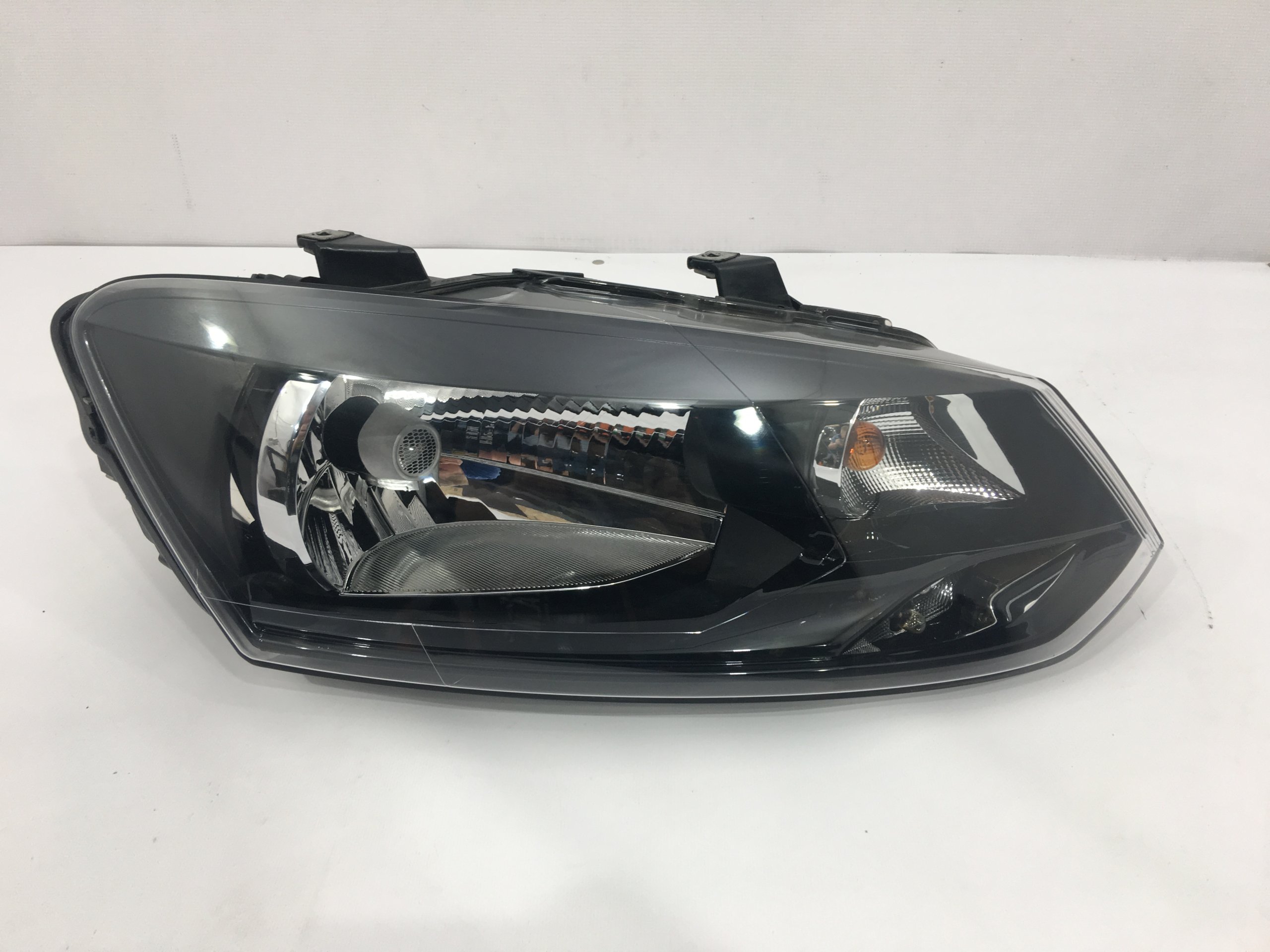 VW Polo 6R 09 14 Lampa Przód Prawa Prawy za 380 zł z NIEMODLIN