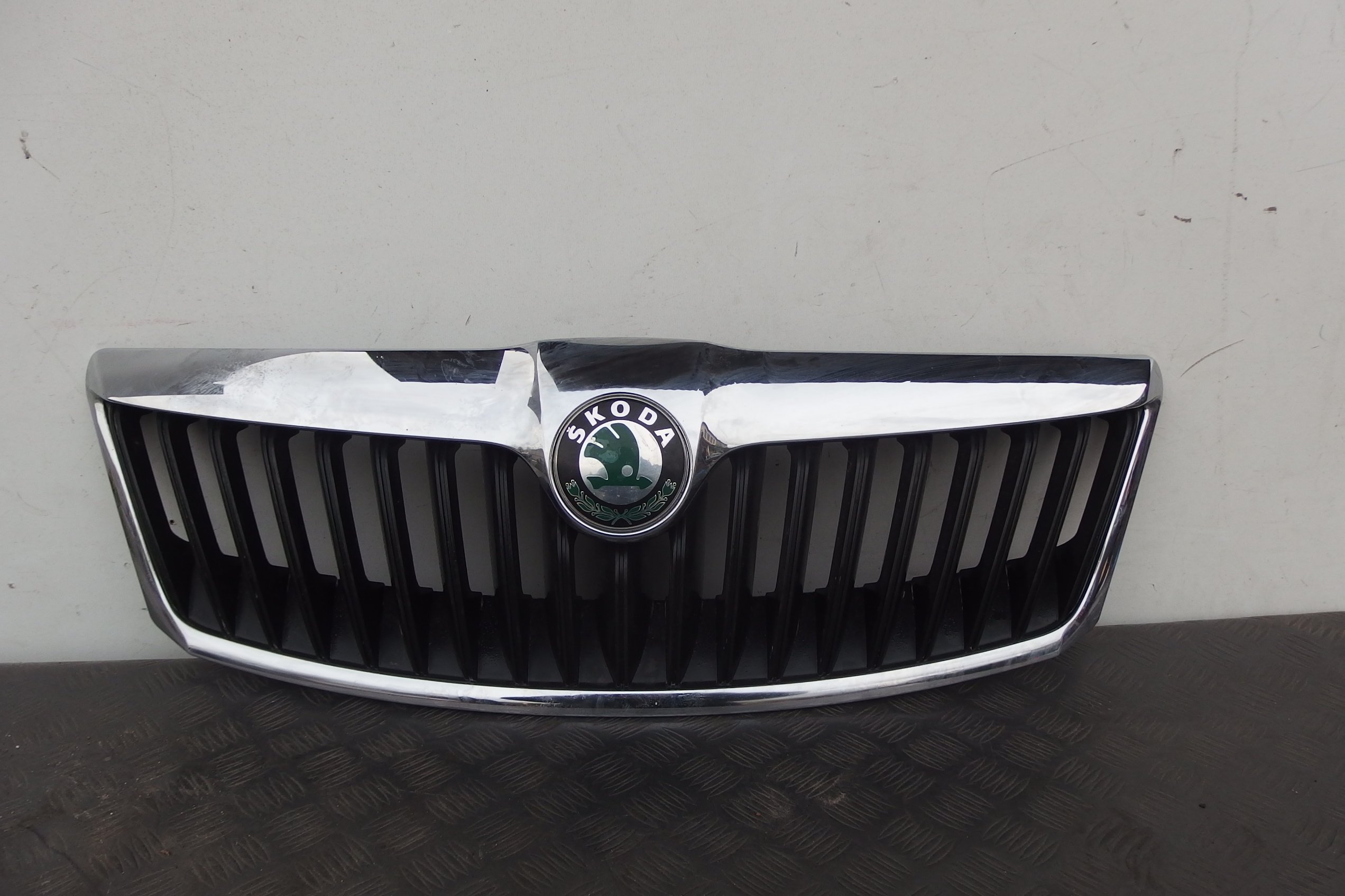 SKODA OCTAVIA II LIFT GRILL ATRAPA 1Z0853661A 7141061963 Oficjalne