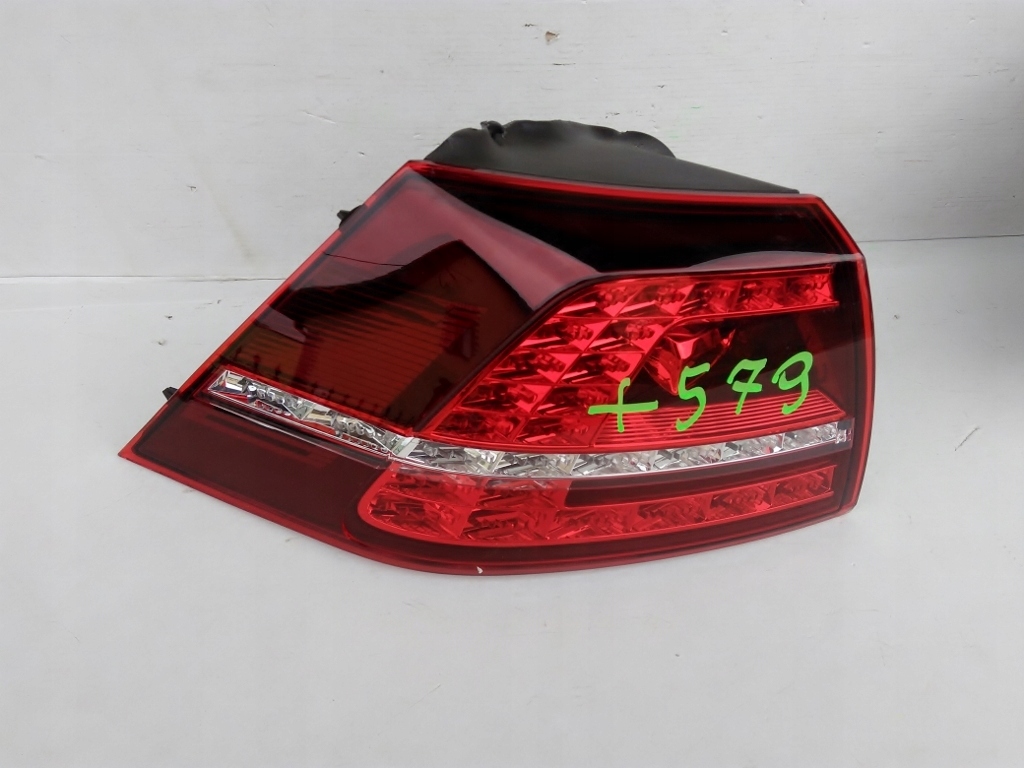 VW GOLF VII GTI GTD 5G0 LAMPA TYLNA LED CIEMNA 7555109672 Oficjalne