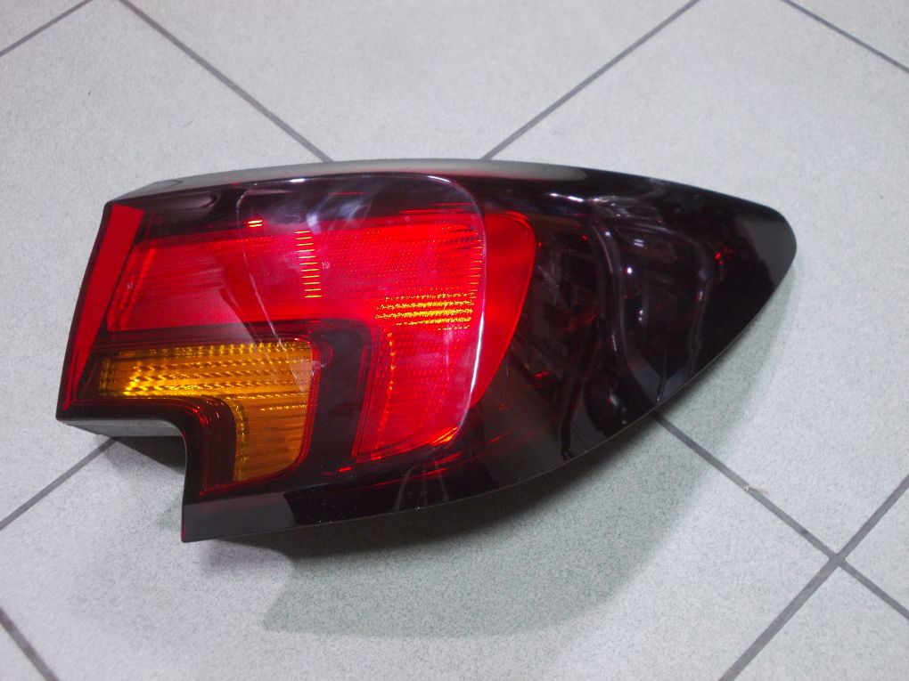 opel ASTRA V K 15- 2015 фонарь правый
