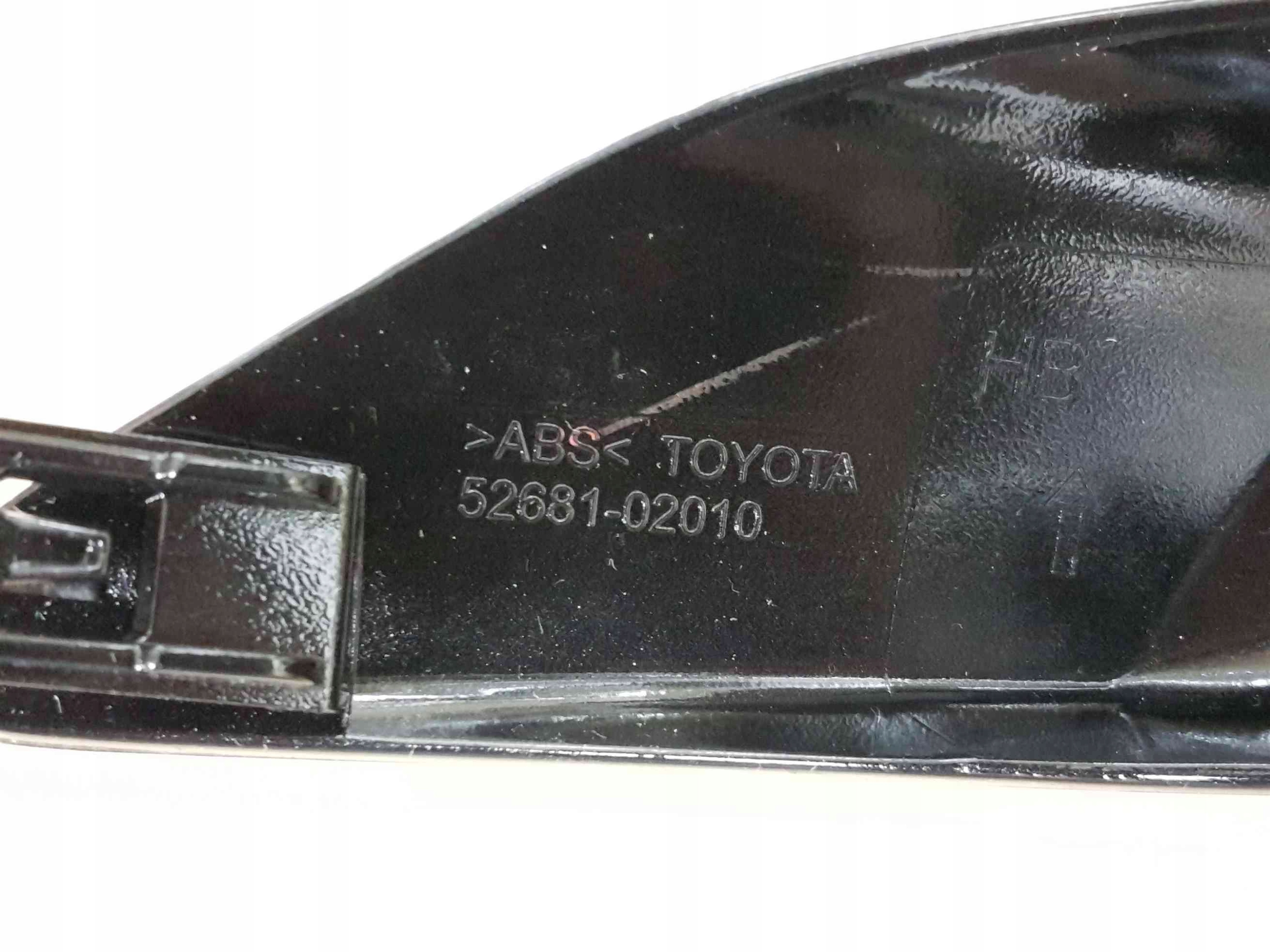 AURIS II 15 18 OSLONA RAMKA ODBLASK ZDERZAKA TYL P Part number A52681 02010