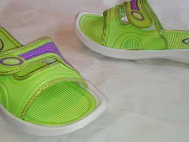 HIT KLAPKI GUMOWE DAMSKIE BASENOWE 39 DO WODY RZEP Cechy dodatkowe brak