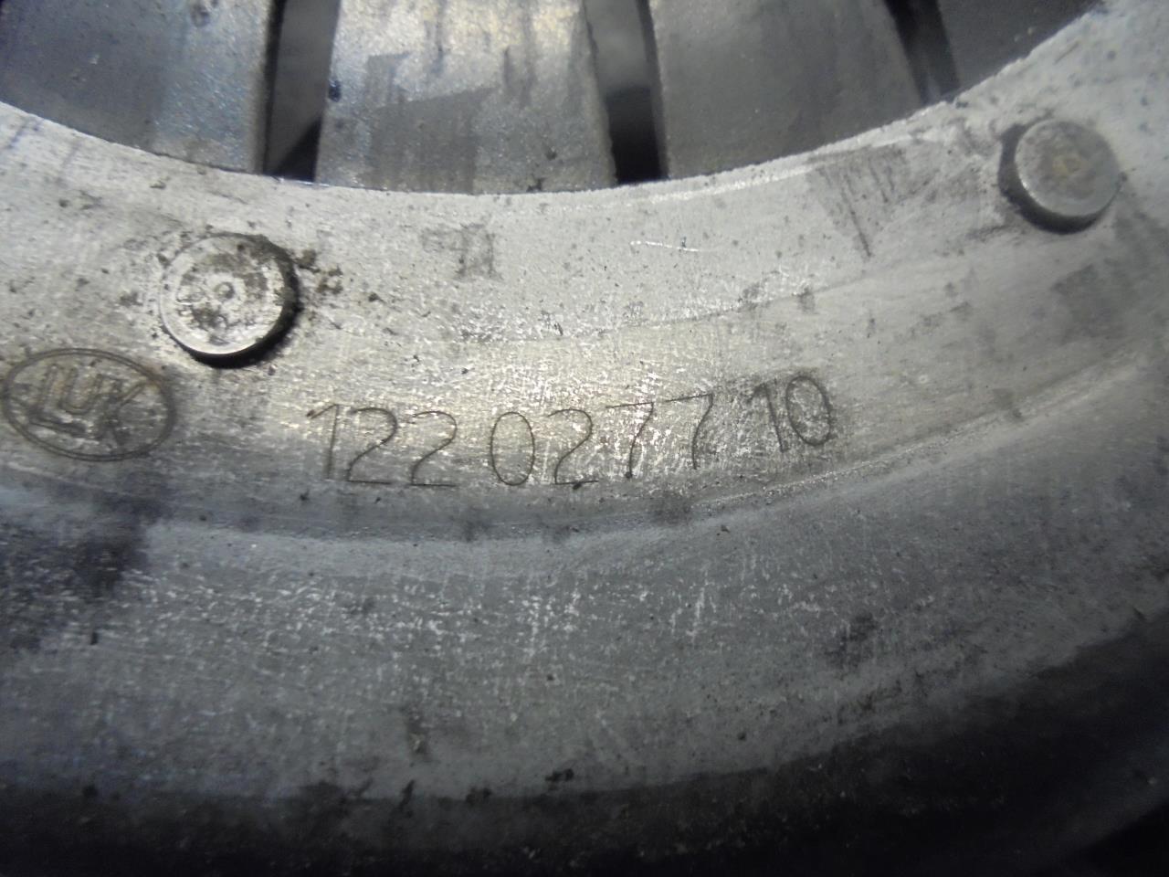 SPRZĘGŁO DWUMASA TARCZ DOCISK MINI COOPER R50 1.4 Numer katalogowy części 21 20 7 527 827