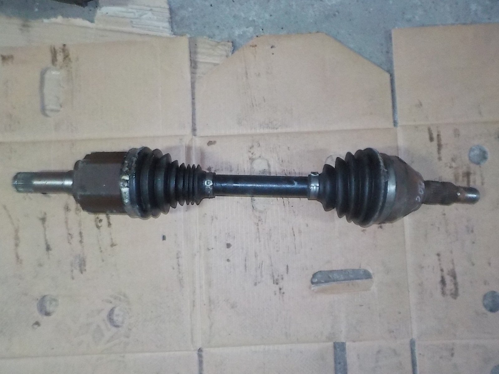 ПОЛУОСЬ ЛЕВЫЙ SAAB 95 2.0 TID 11R АВТОМАТ