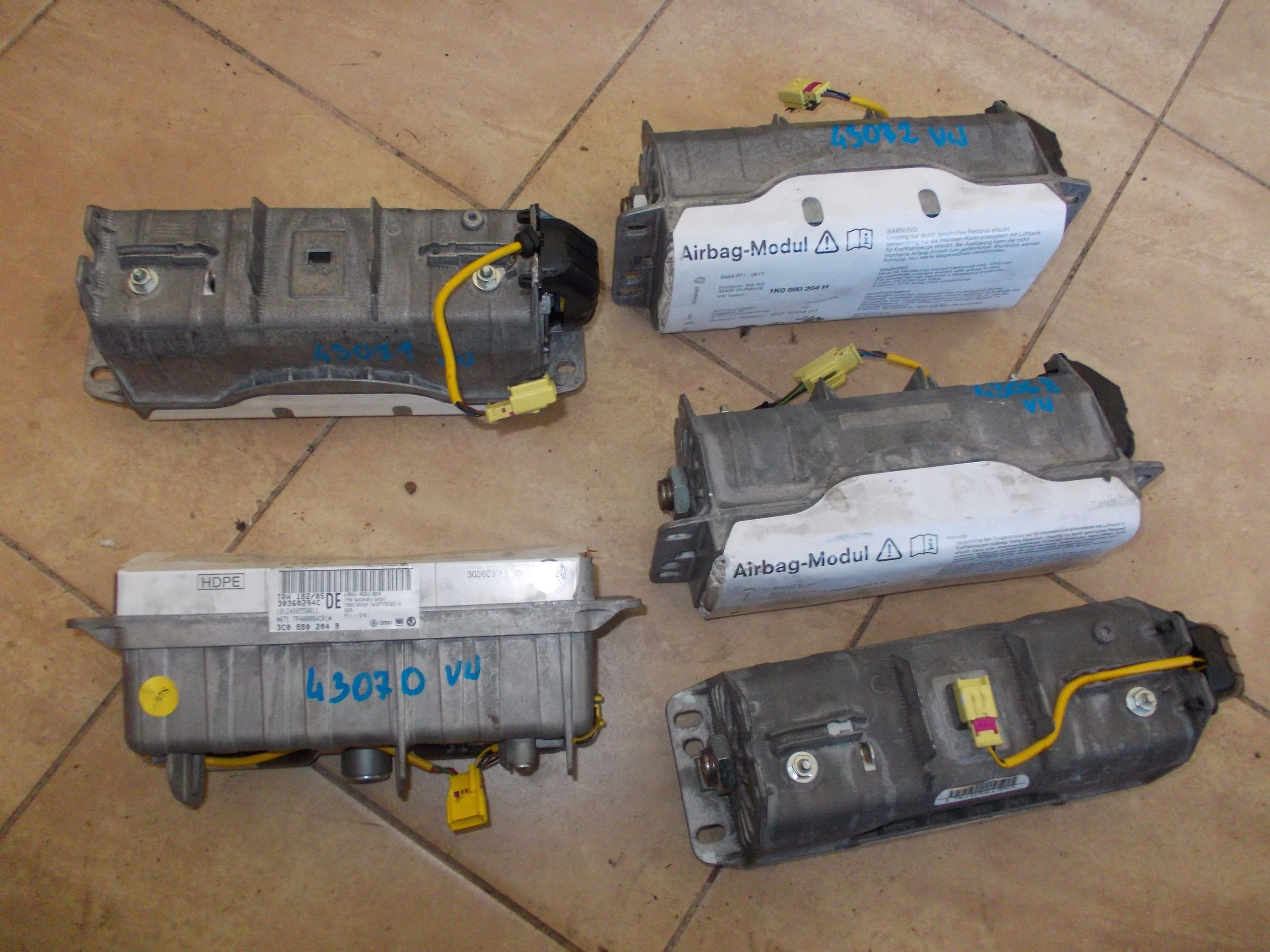 AIRBAG VW PASSAT B6 PODUSZKA PASAŻERA 3C0880204R *