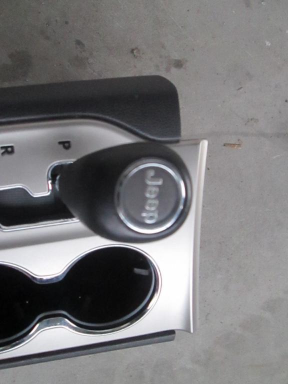 gear lever frame panel GRAND CHEROKEE 12