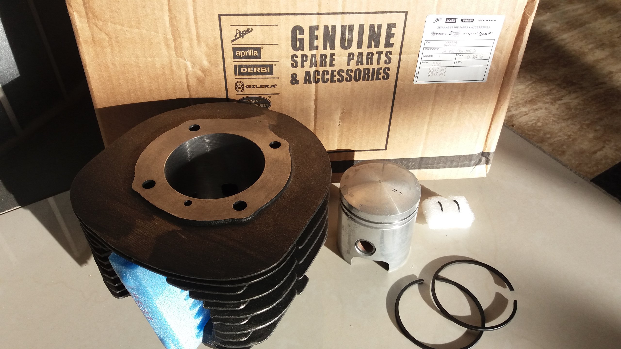 Cylinder Ape TM 703 602 Ape Car P3 Vespa Piaggio Numer katalogowy części 832349