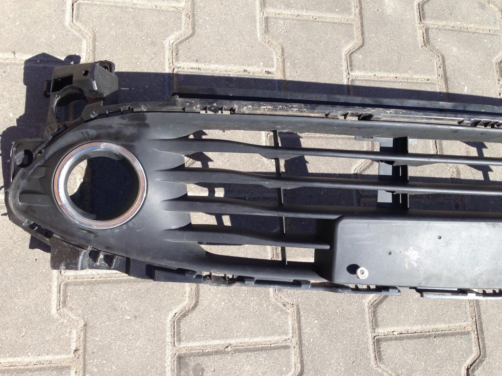 решетка радиатора renault CLIO IV