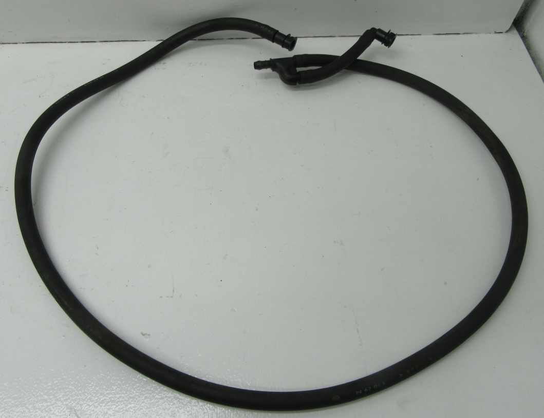 ПЕРЕДНИЙ ОМЫВАТЕЛЬ ШЛАНГА VW TOUAREG 7L