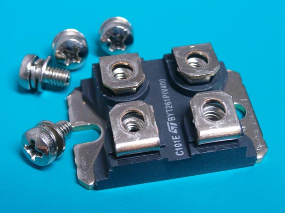 [STcs] BYT261-400 dioda Ultrafast podwójna Isotop