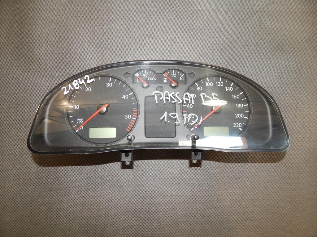 vw PASSAT B5 1.9 tdi спидометр часы 3B1919930C