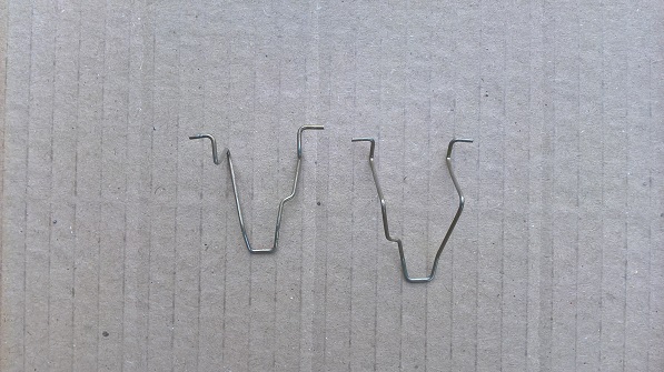 ZAPINKA SPRĘŻYNKA ŻARÓWKI H7 RENAULT CLIO III 3