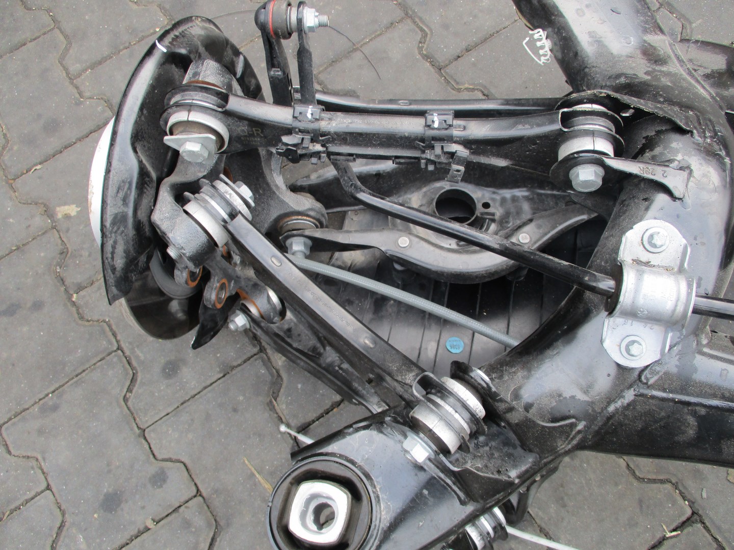 Zawieszenie tylne BMW 1 F20 F-20 1.5i Producent części BMW OE