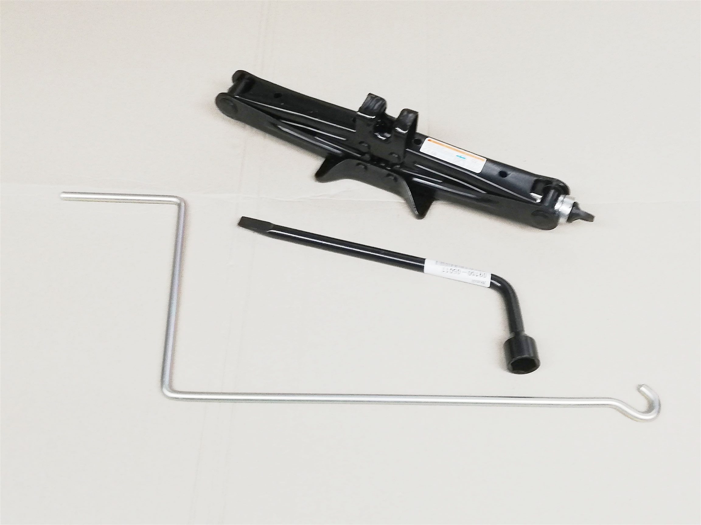 MIRAI 15-20 LEWAREK KLUCZ PODNOŚNIK KOŁA SAMOCHODU Producent części Toyota OE