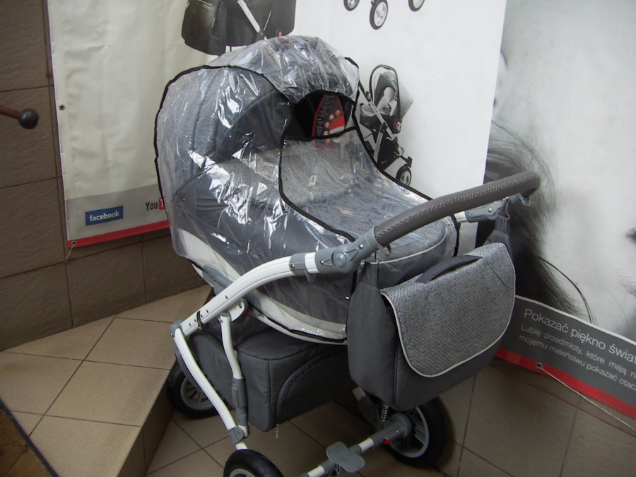 FOLIE PRZECIWDESZCZOWE DO WSZYSTKICH WÓZKÓW ! Kod producenta FOLIE PRZECIWDESZCZOWE DO WSZYSTKICH WÓZKÓW