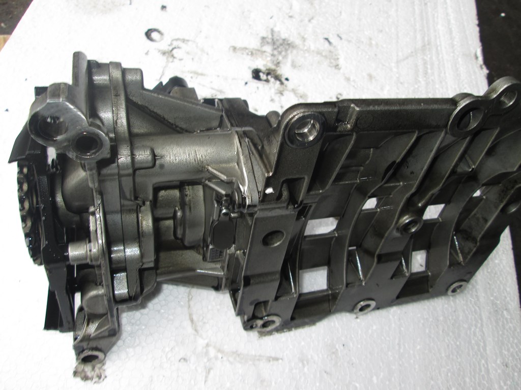 Масляный насос BMW X3 F25 F 25 2.0 D