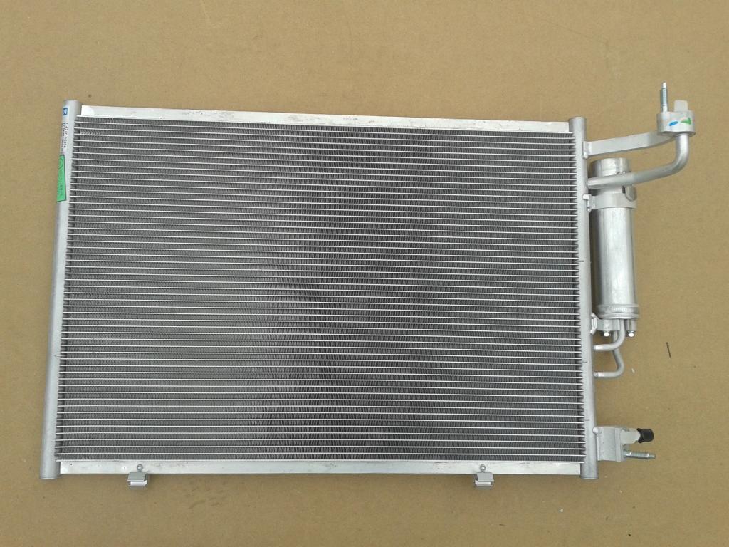 CHŁODNICA KLIMATYZACJI FORD FIESTA MK7 AP3119710BA Numer katalogowy części AP31-19710-BB AP31-19710-BA