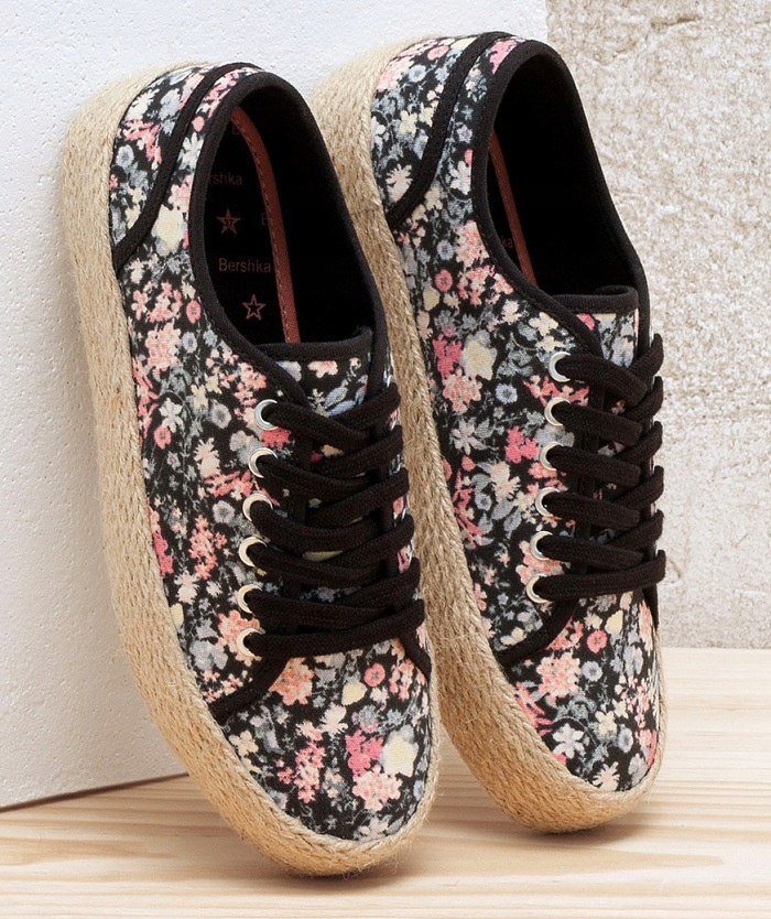 BERSHKA BUTY PLATFORMY TENISÓWKI KWIATY 37 Długość wkładki 24 cm