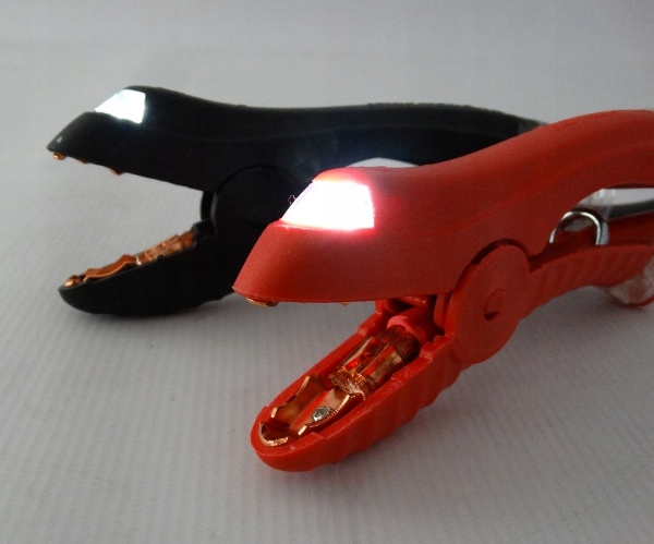 PRZEWODY KABLE ROZRUCHOWE 16MM2 900A 3M + 4 x LED Długość 3 m