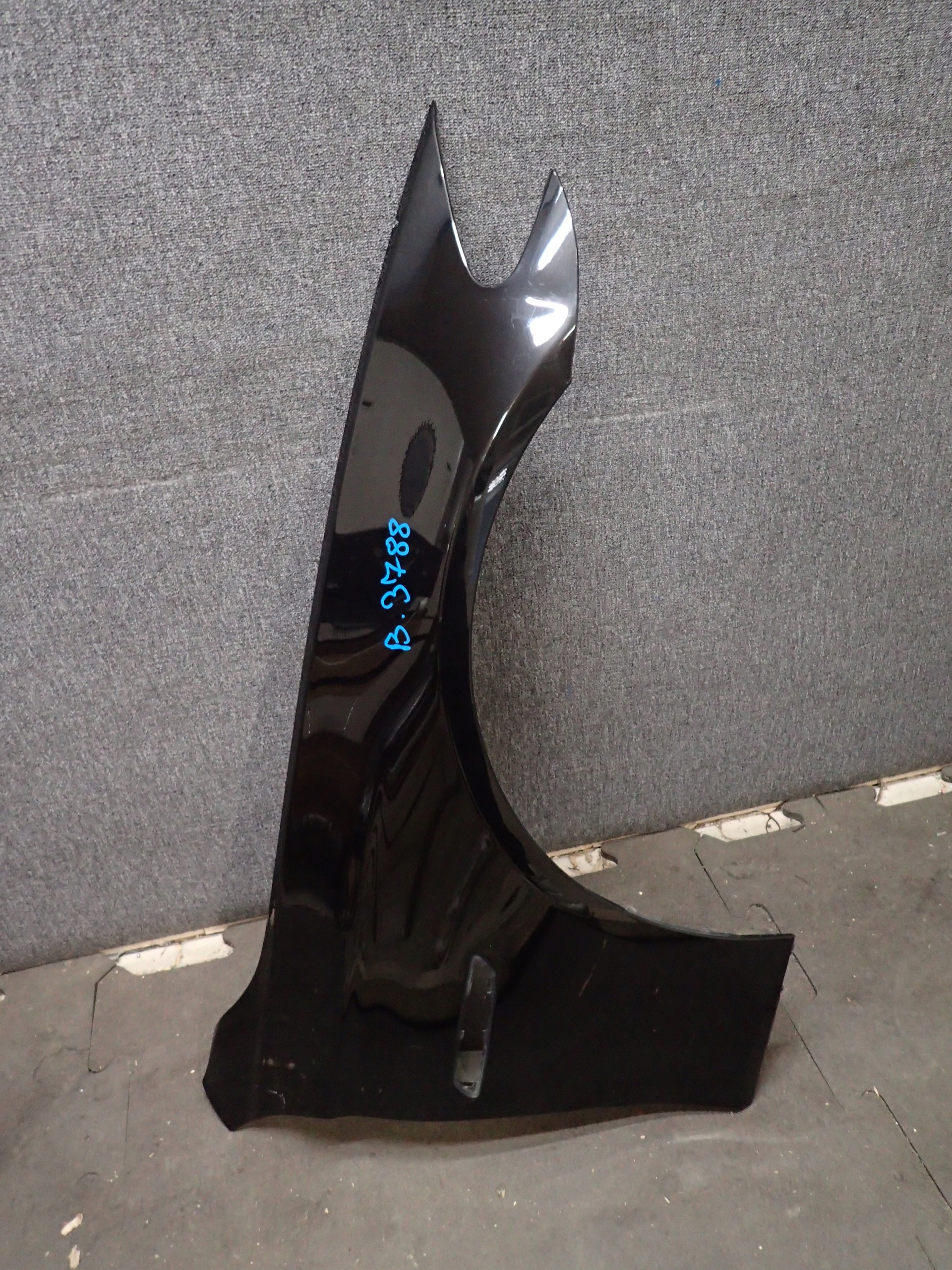 FENDER FRONT RIGHT BMW 5 V F10 F11