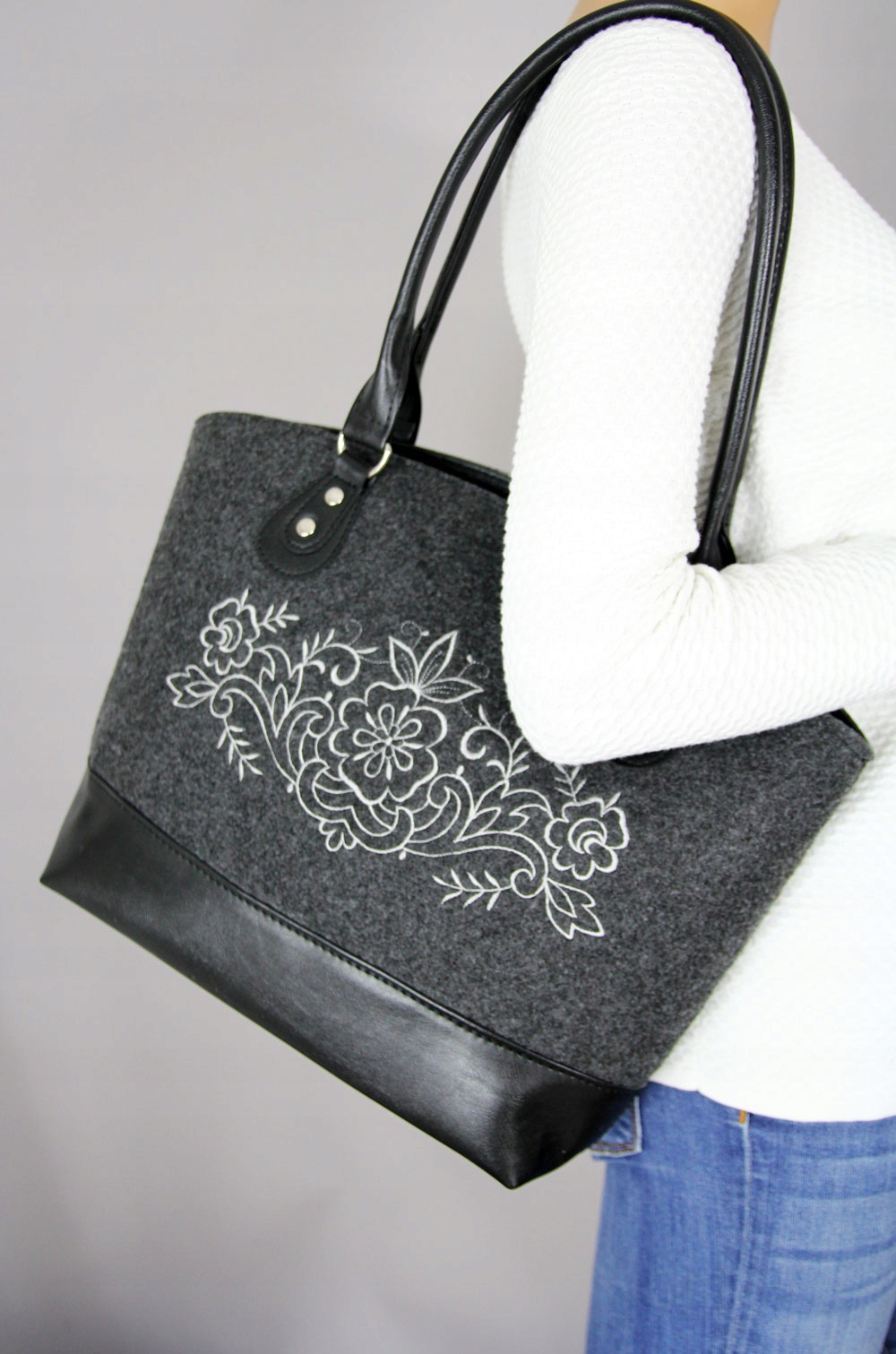 FILCOWA ŁÓDKA SHOPPER Z HAFTEM - FILC Materiał dominujący filc