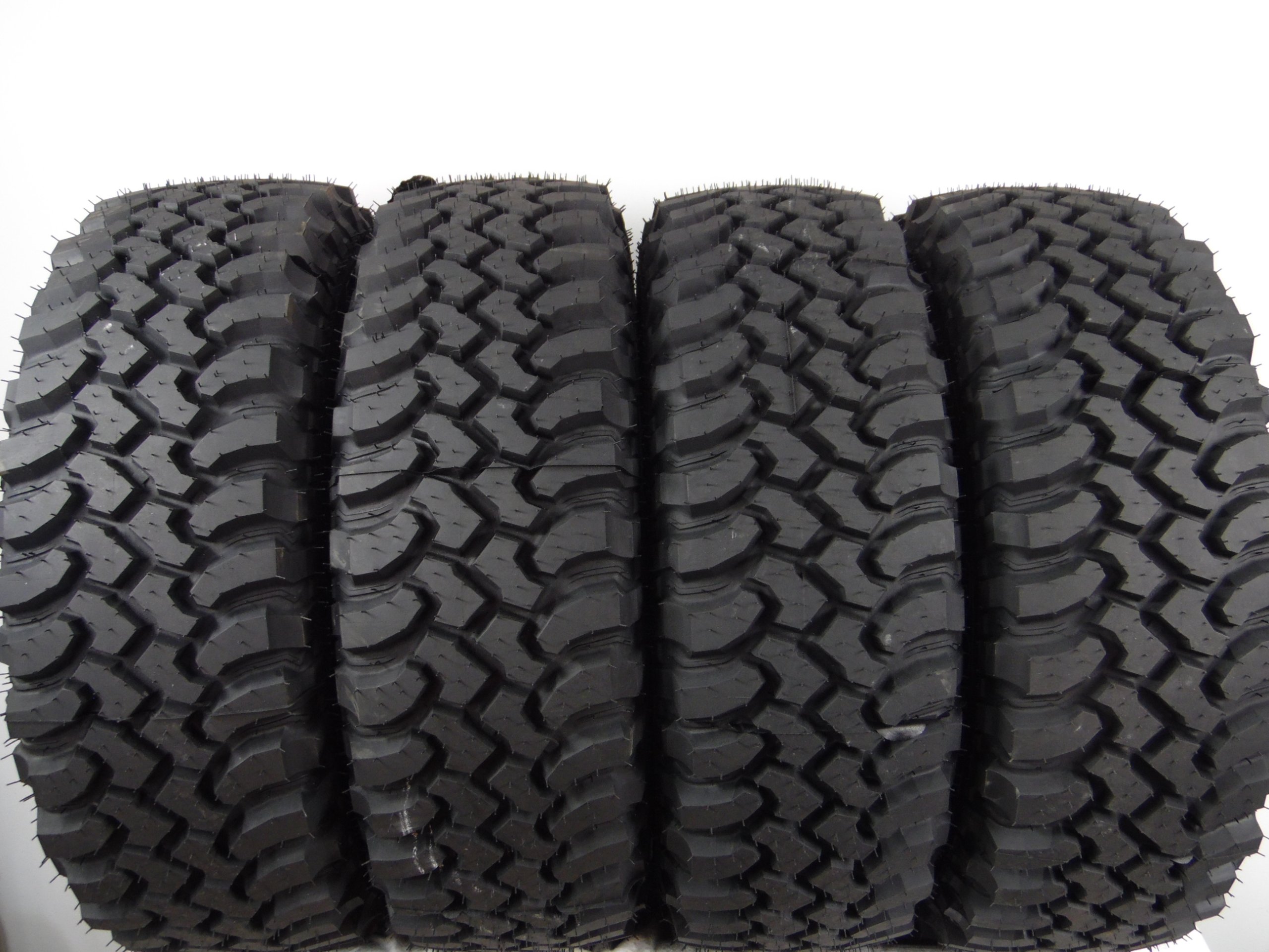 235/70 R16 4x4 внедорожные протекторы 4x4