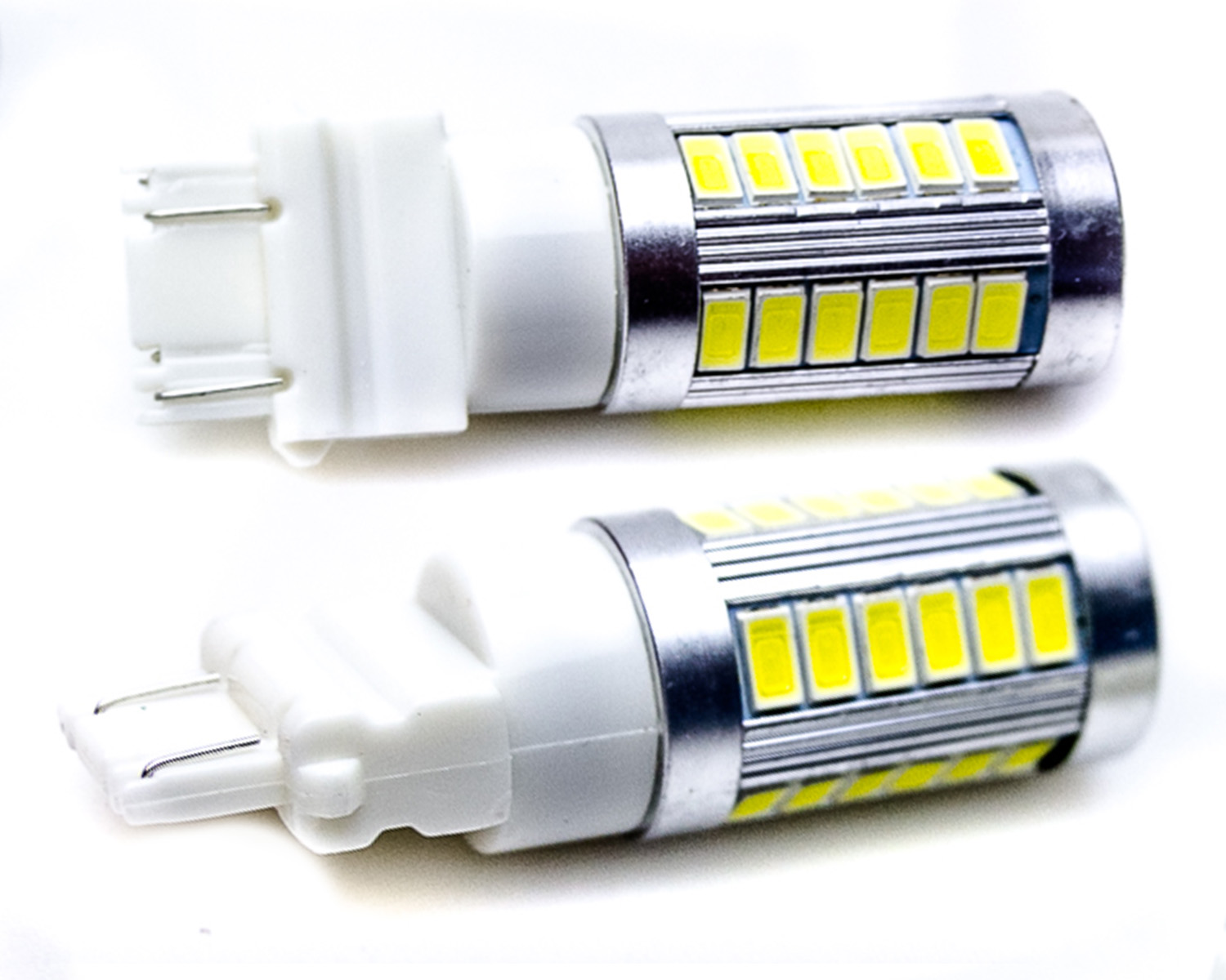 

Żarówka Led P27/7W T25 3157 CanBus z Soczewką Ultr