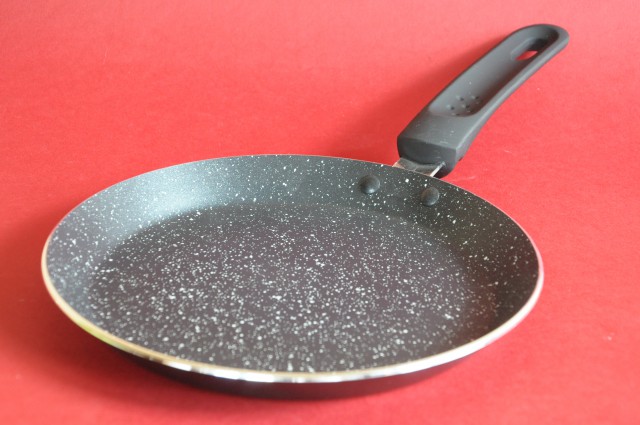 PATELNIA DO NALEŚNIKÓW INDUKCJA MARMURKOWA 20cm Marka INNA