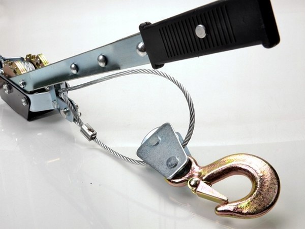 WYCIAGARKA RECZNA 4T LINOWA 4000 kg WCIAGARKA Brand other