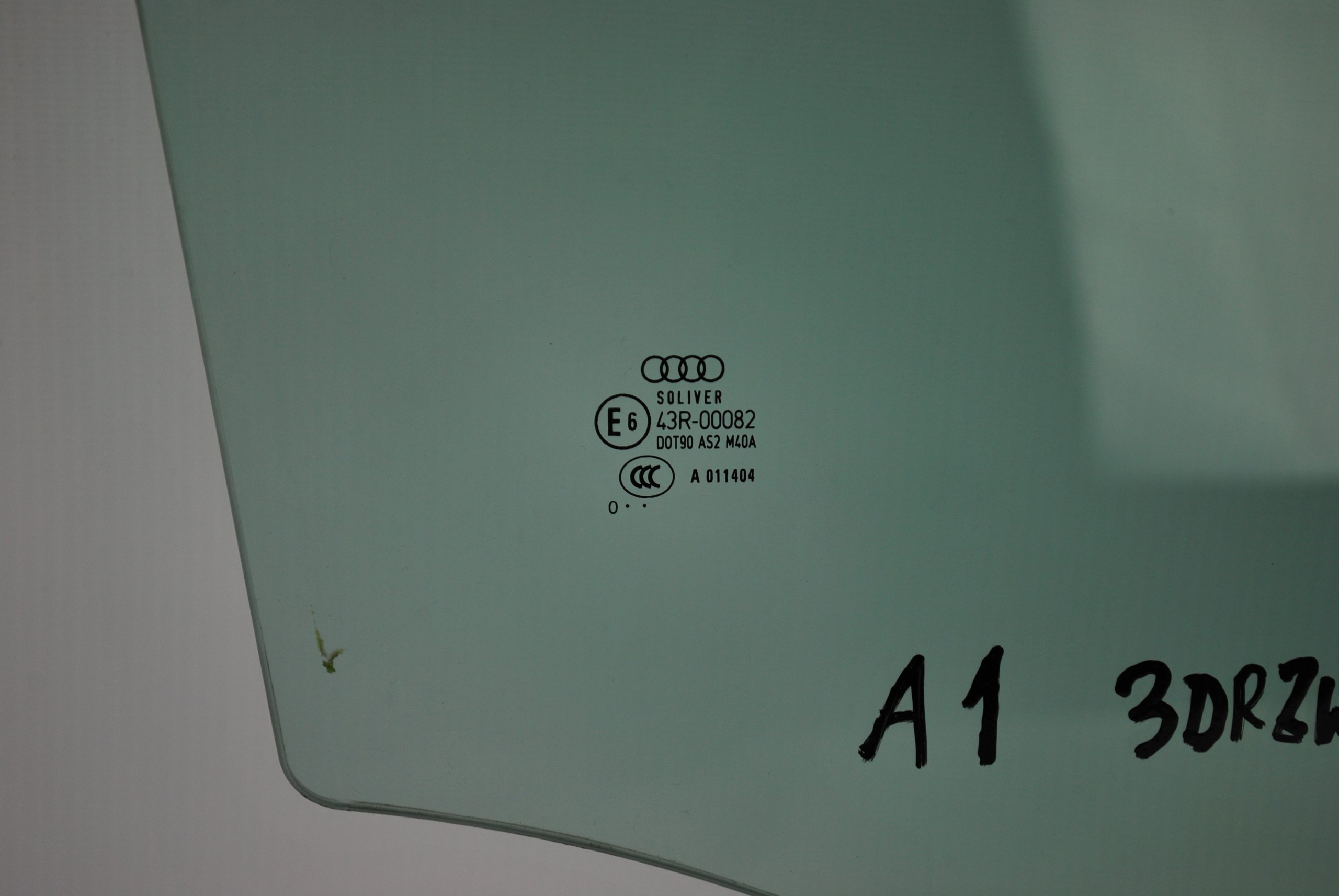 Стекло дверь правая Audi A1 3D 8X3 AS2 2010 photo 2