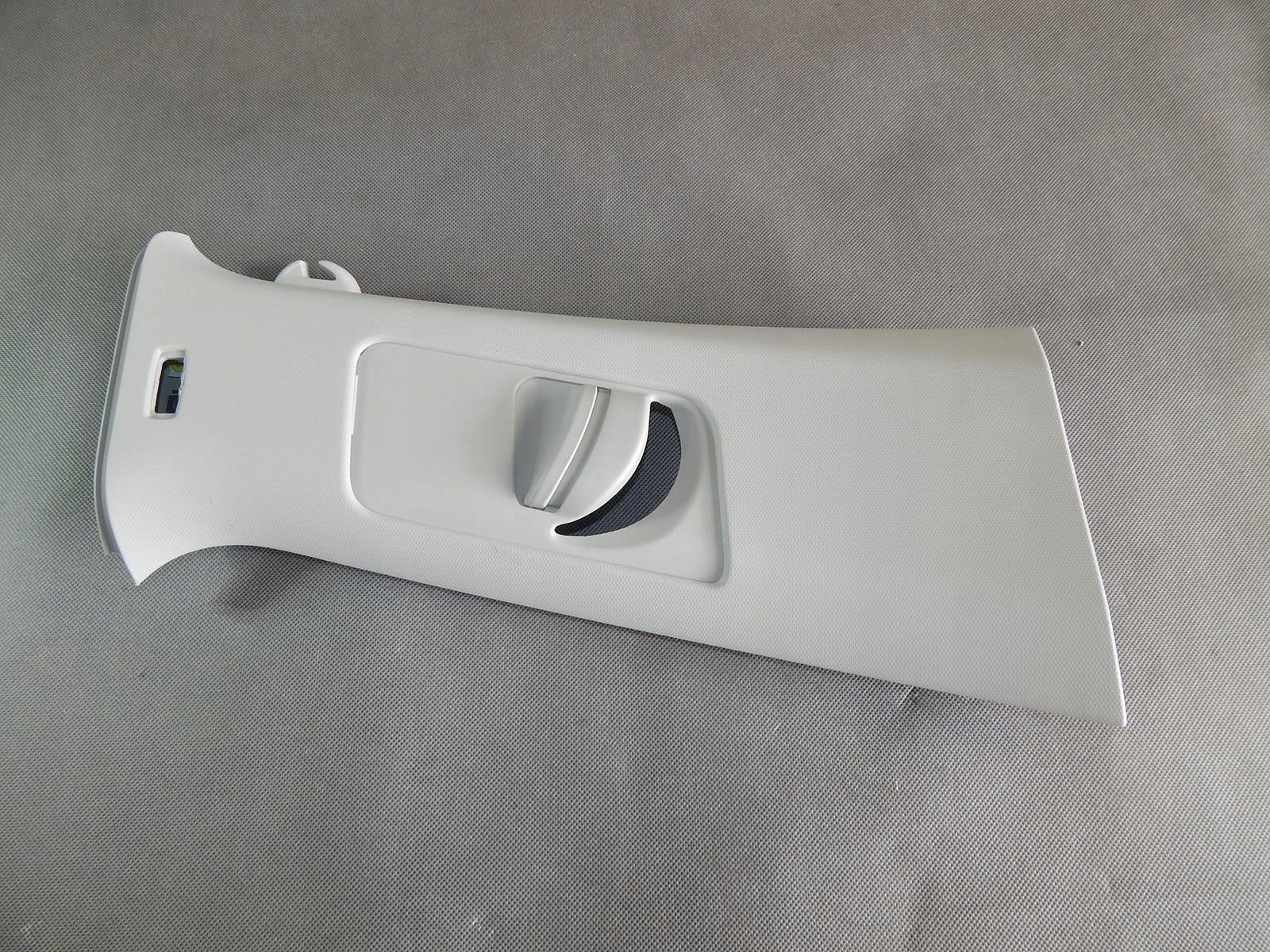 VW GOLF 7 SPORTSVAN OSŁONA SŁUPKA PRAWA 510868312