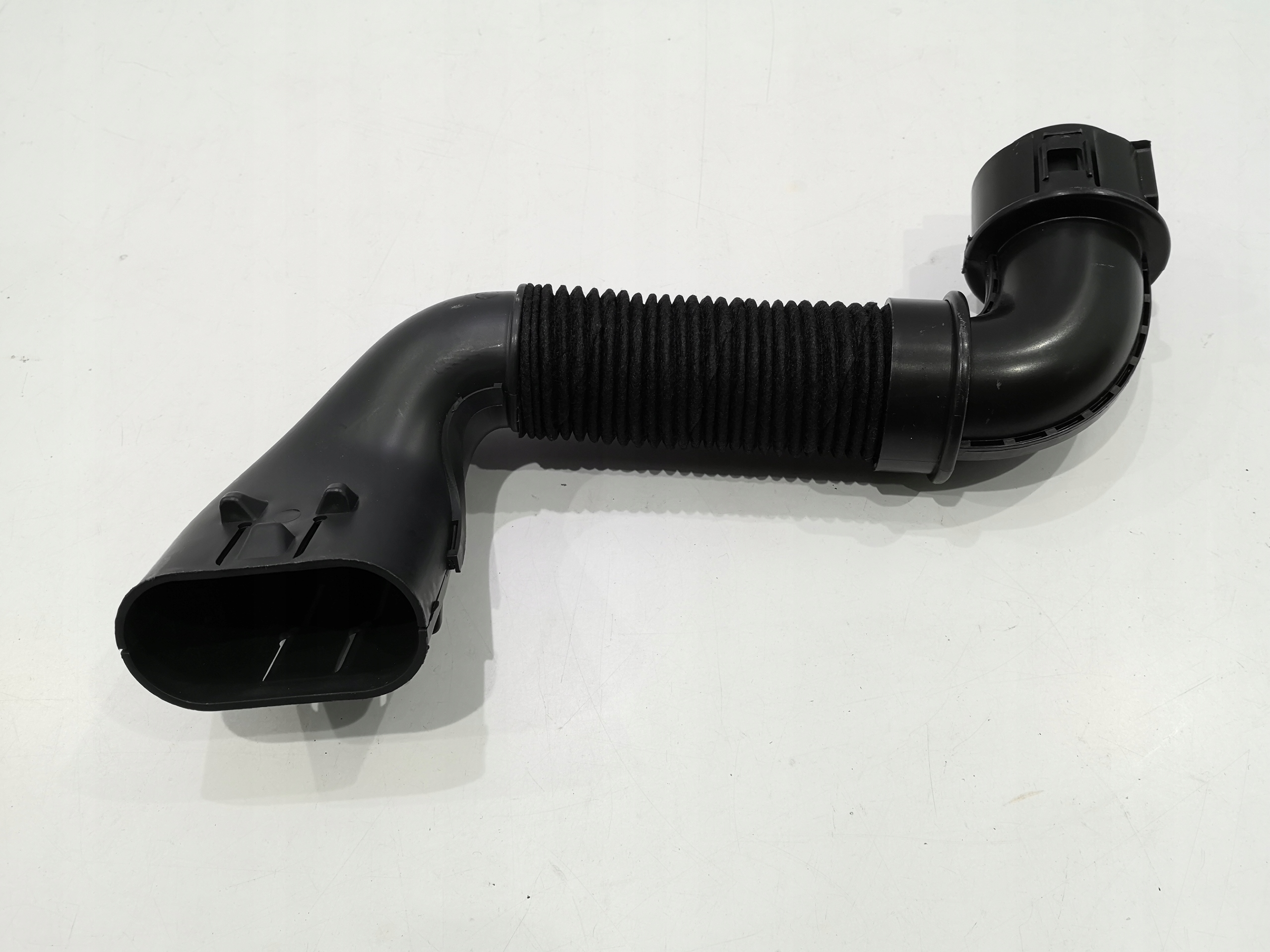 Патрубок воздухозаборника рено сандеро 2014. Рено логан 2017 патрубок воздуховода. Воздухозаборник рено логан 2. Воздухозаборник рено каптур 2. Воздухозаборник рено меган 2.