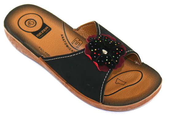 

Klapki wygodne płaskie profilowane czarne kwiat