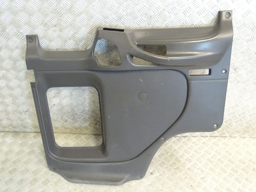 VOLVO FL6 00-06 @ БЕКОН ОББИВКА ПРАВОЇ ДВЕРІ