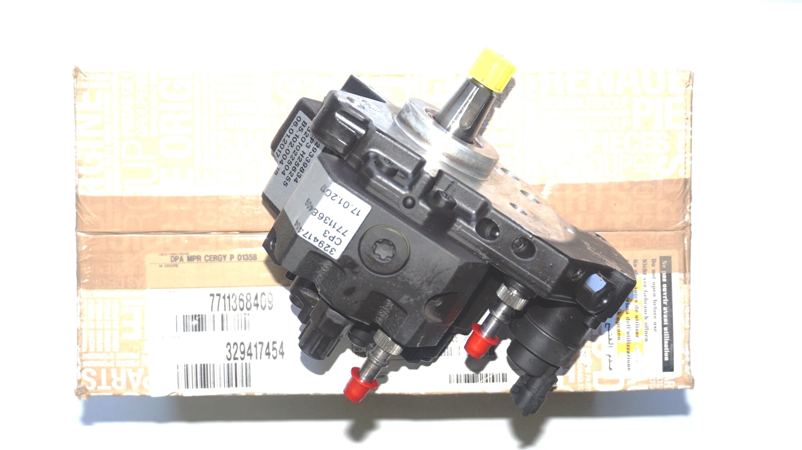 POMPA WTRYSKOWA 1.9DCI 7711368409 8201022504