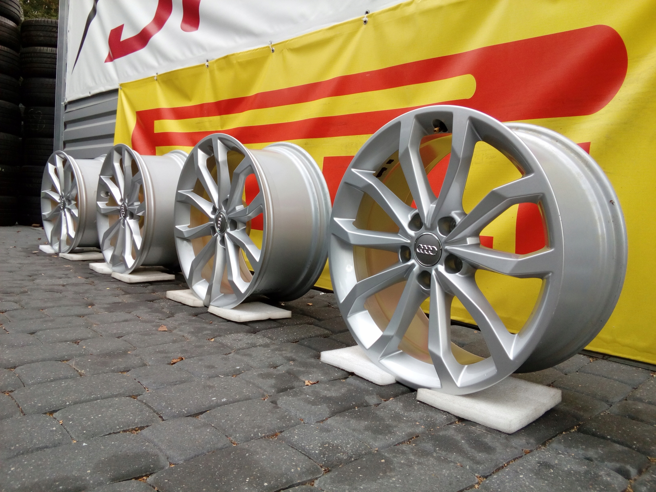 Oryginalne Felgi Audi 18 A3 A4 A5 A6 A8 Q3 Q5 TT Szerokość felgi 7.5