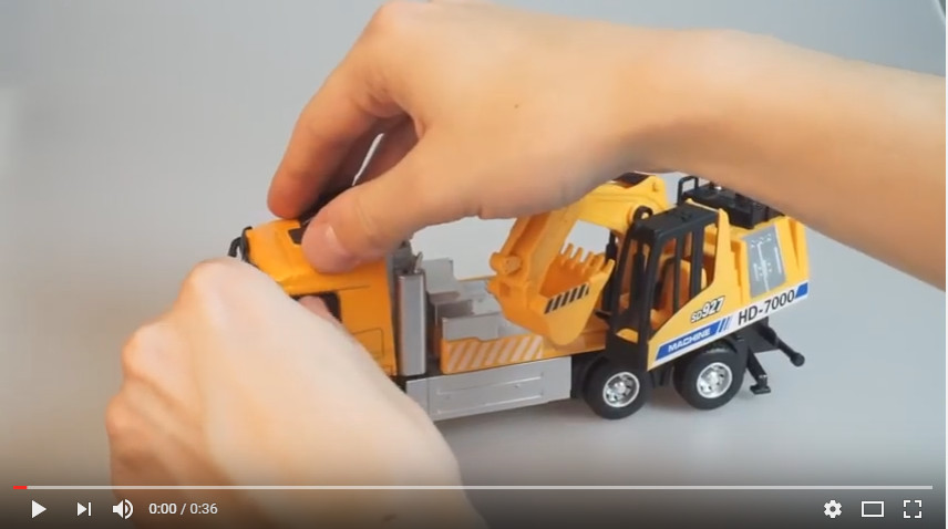 CIĘŻARÓWKA Z KOPARKĄ METAL/PLASTIK ŚW. DŹWIĘK 1:32 Model SAMOCHÓD CIĘŻAROWY