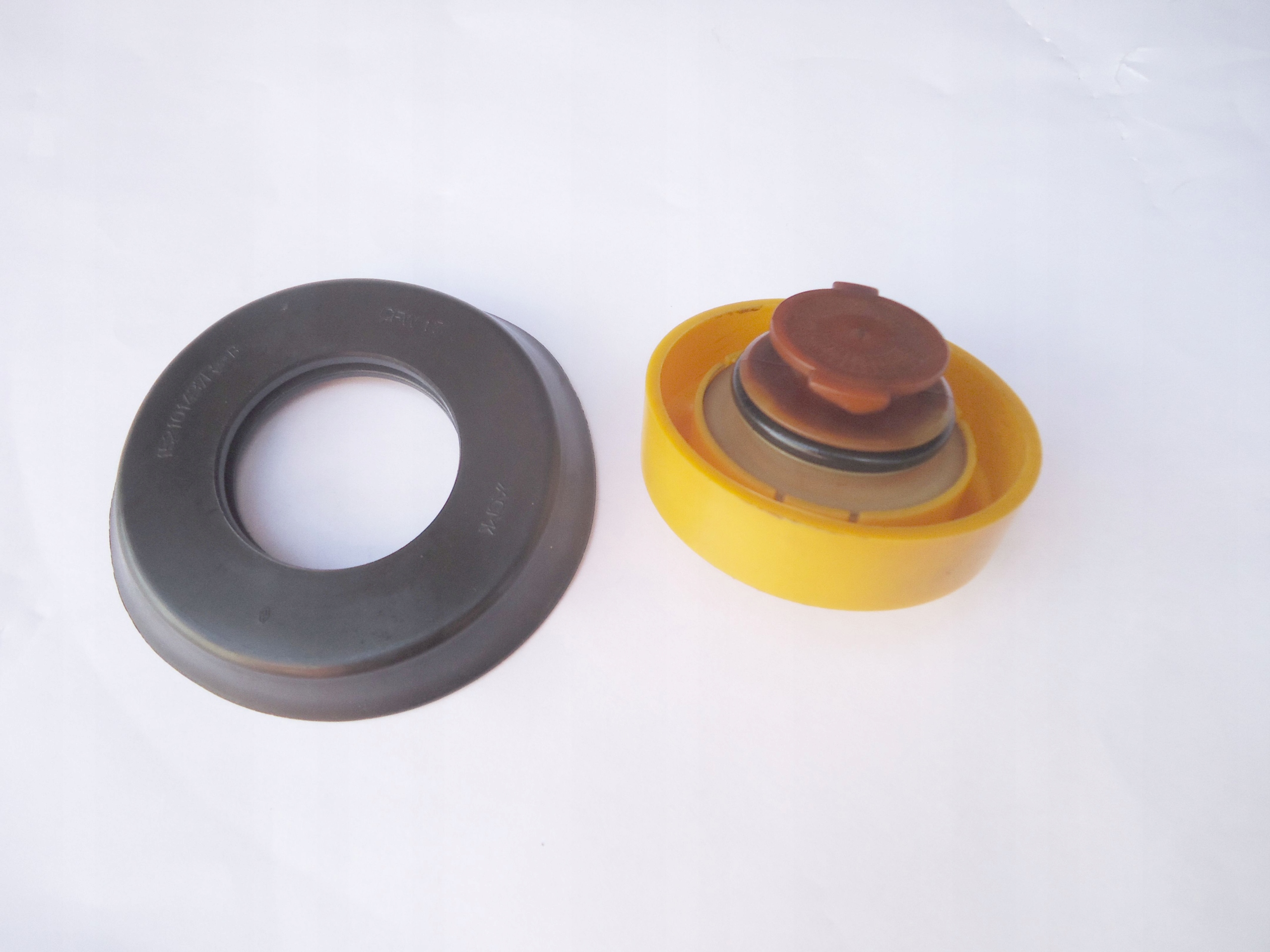 152104437R - RENAULT CLIO NISSAN 1.2 TCE DIGT CAP, МАСЛЯНЫЙ НАПОЛНИТЕЛЬ