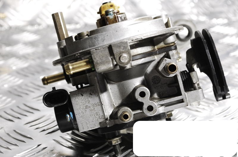MONOWTRYS WTRYSK TWINGO 1 2 Part manufacturer Bosch