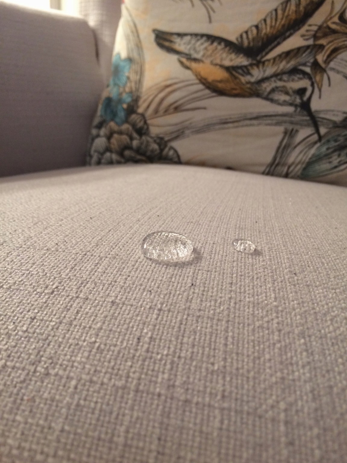 Непромокаемая ткань для дивана