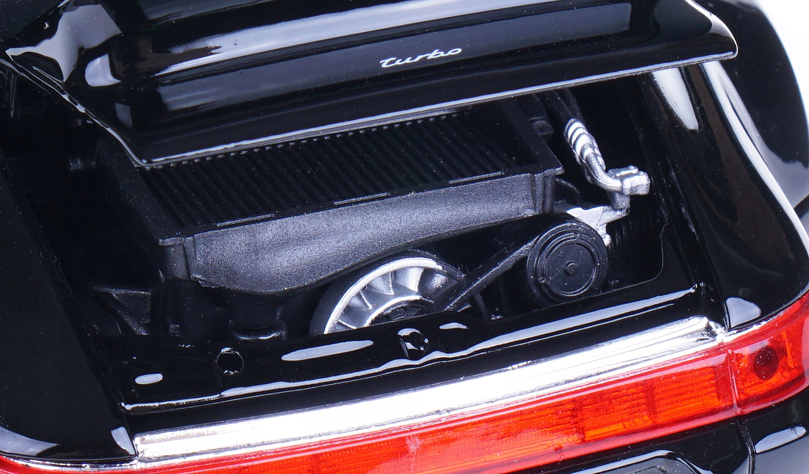 1974 PORSCHE 911 TURBO 3.0 MODEL WELLY 1:24 CZARNY Wiek dziecka 3 lata +