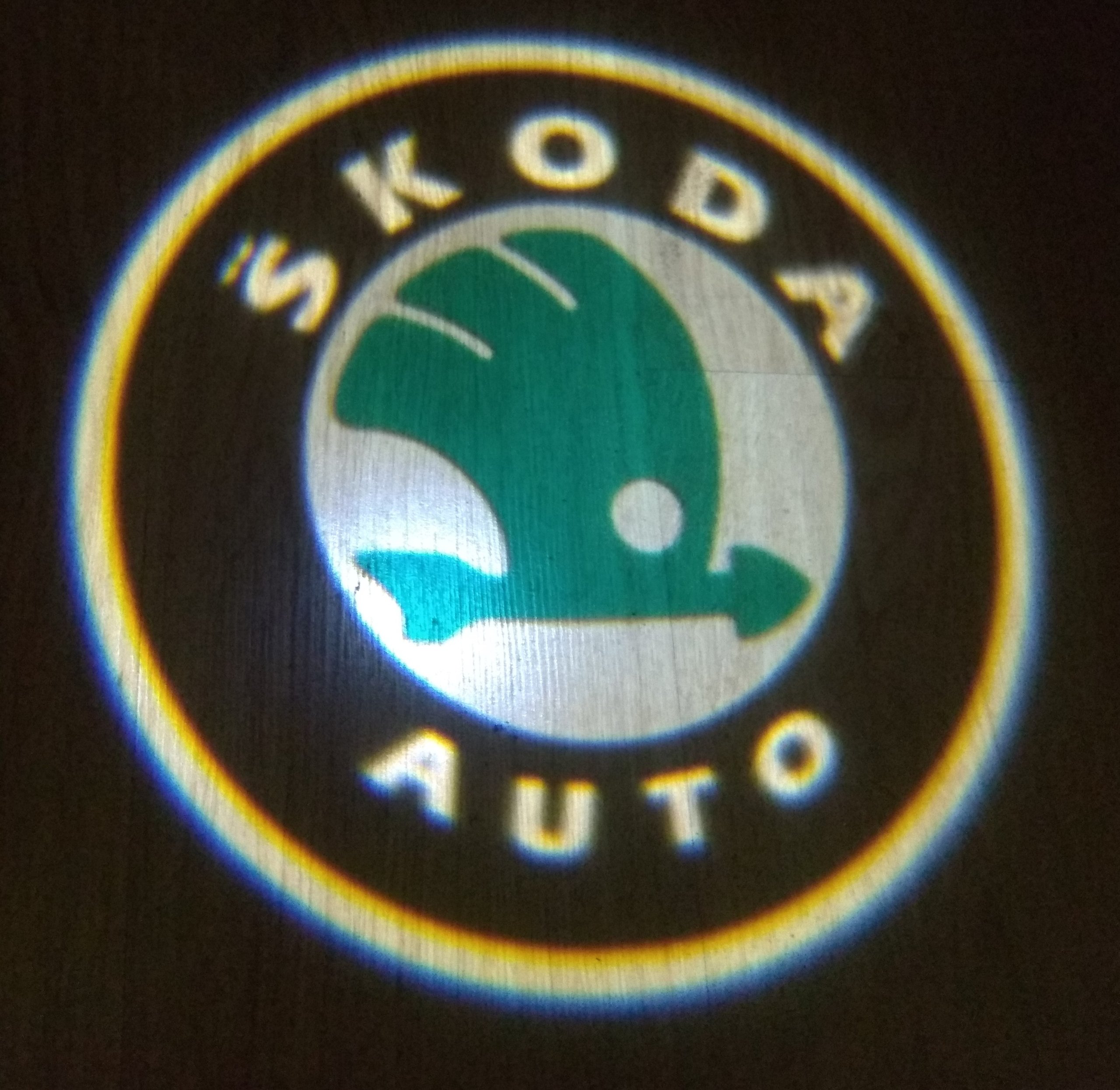 Led Logo Projektory Skoda 2 wzory NOWY STARY ZNAK Waga produktu z opakowaniem jednostkowym 0.4 kg