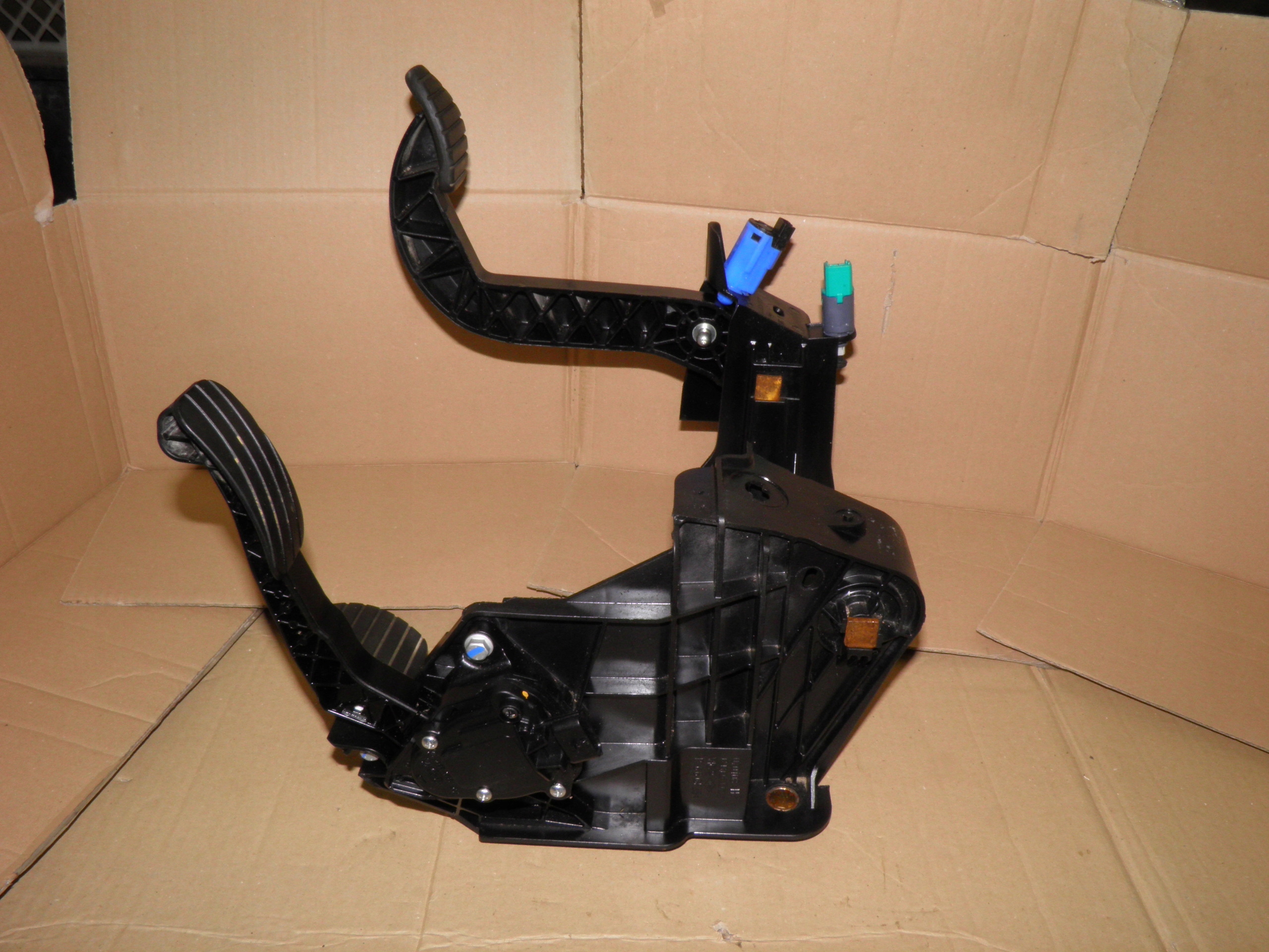 MASTER MOVANO 2.3 DCI 10- pedals holder PEDALOW
