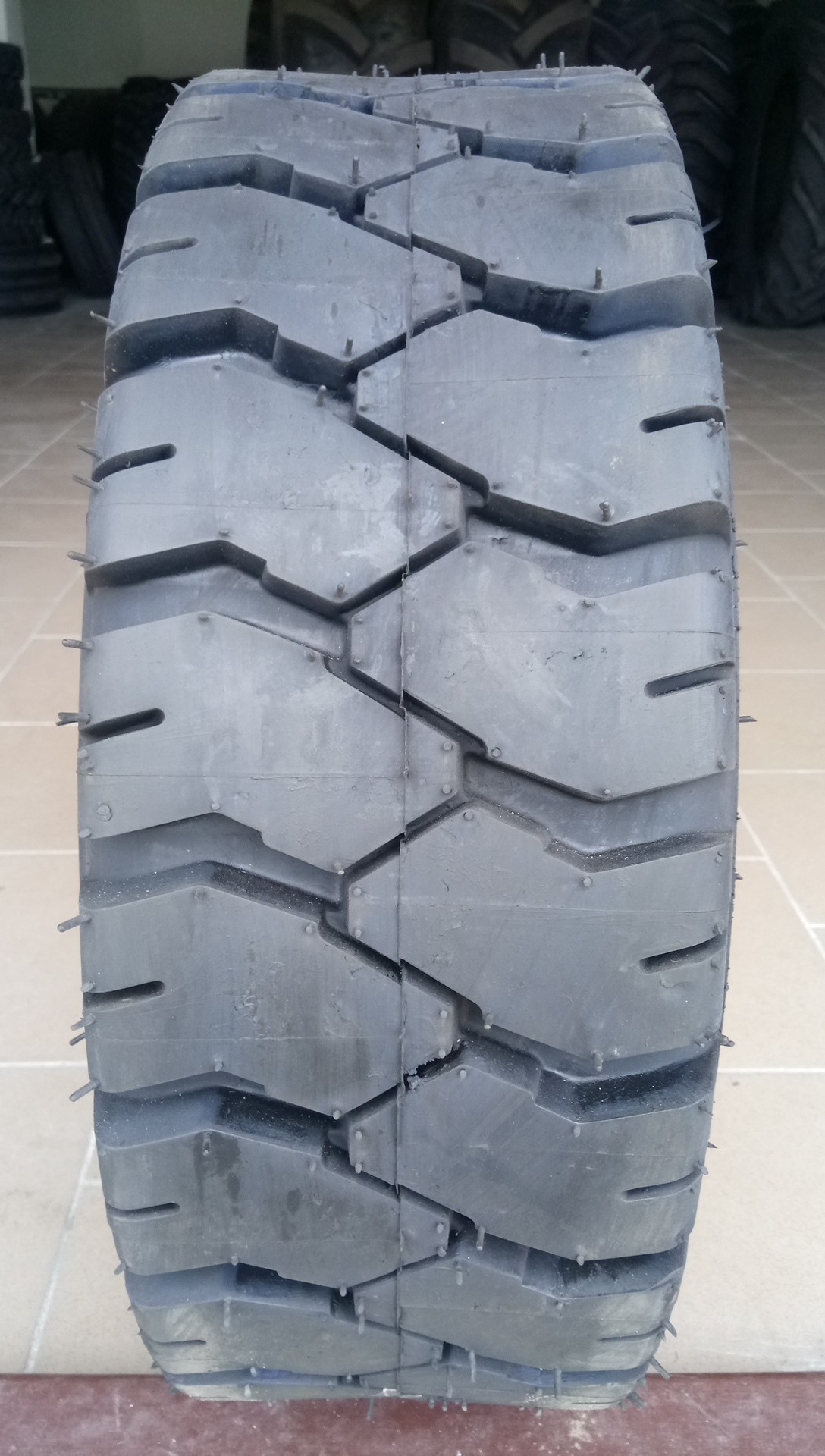 Nowe Opony 18x7 8 Trayal D45S do wozka 14PR HIT Tire width 18 00