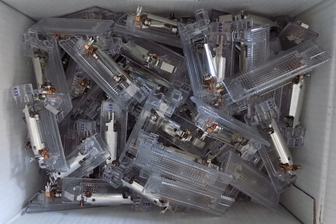 7L6947101A LAMPKA OŚWIETLENIE WNĘTRZA VW PASSAT Informacje dodatkowe żarówki w zestawie