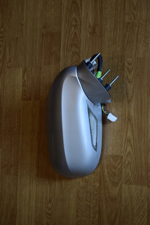 LUSTERKO PRAWE 15PIN LEXUS LS 600H ROK 2009 EUROPA Kolor srebrny