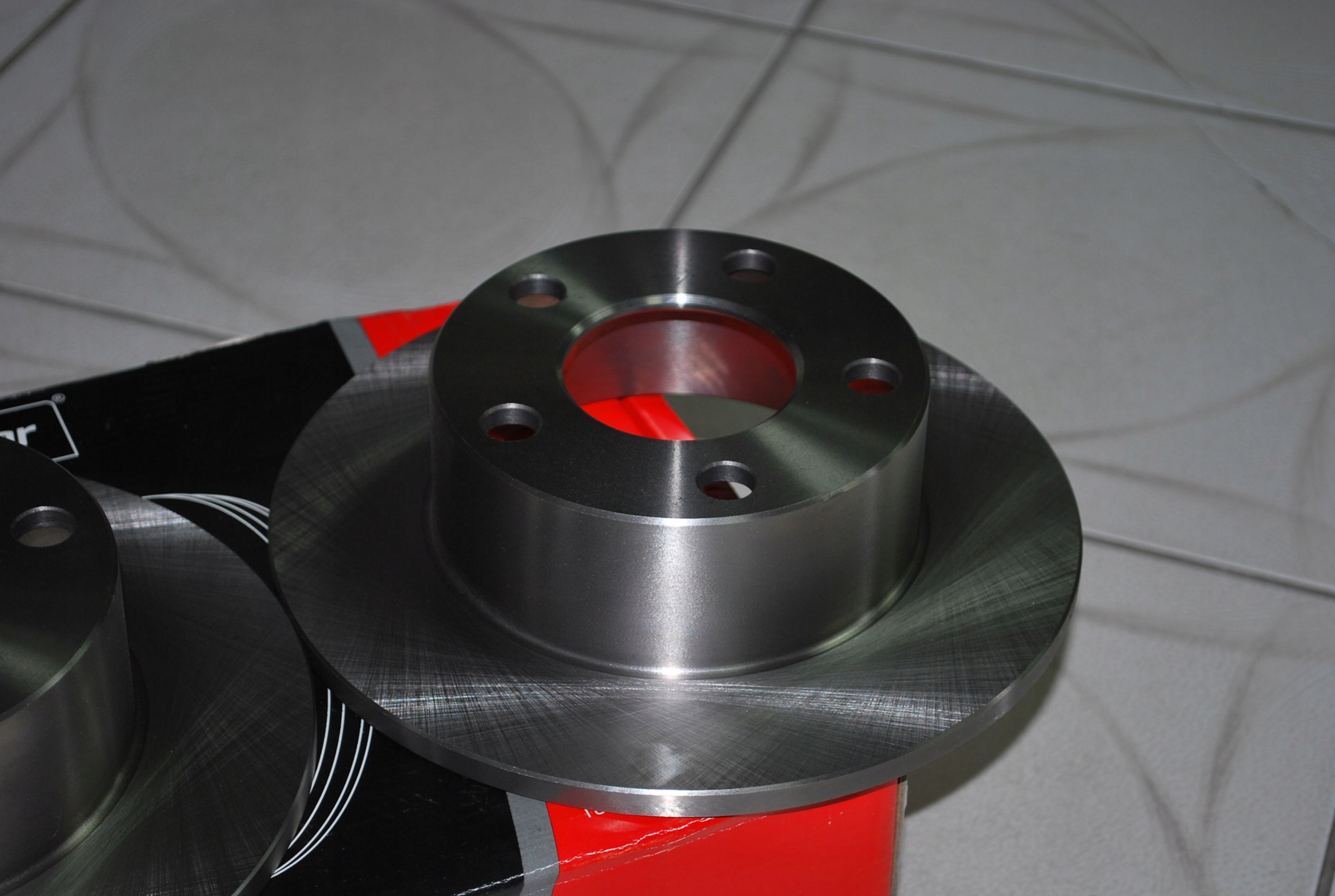 TARCZA HAMULCOWAAUDI VW PASSAT B5 TYŁ 245mm Producent części Maxgear