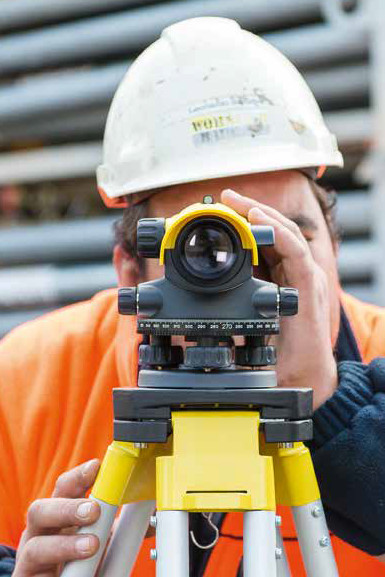 LEICA NA 324 Niwelator optyczny + łata 5m + statyw Model NA324