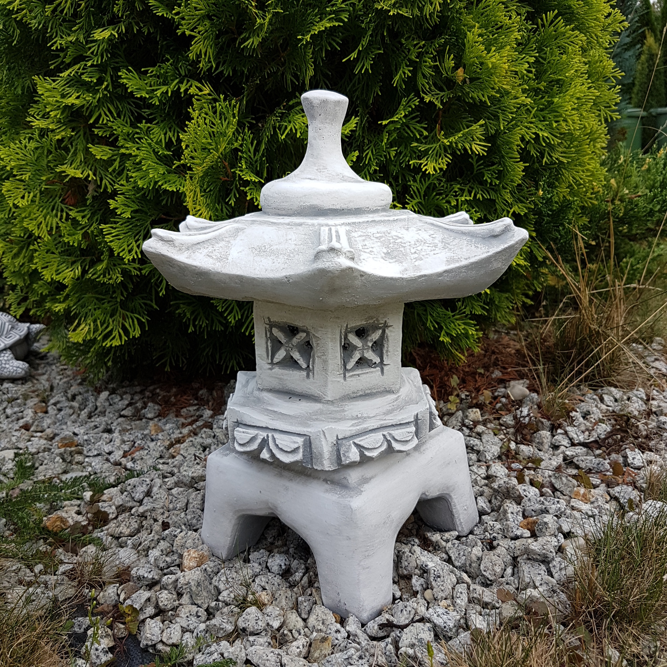 Figury figurki ogrodowe betonowe lampa pagoda Typ rzeźba (figura)