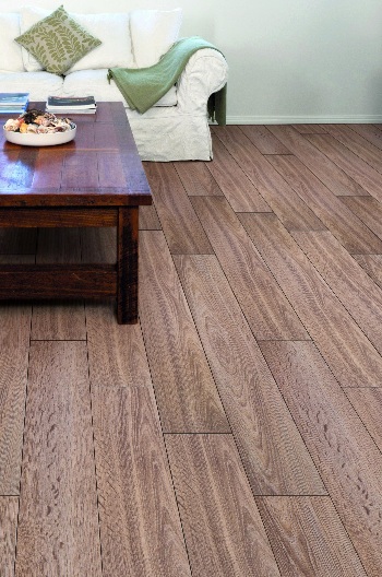 PANELE DĄB ALPEJSKI VARIOSTEP 8199 8mm AC4 V-FUGA Rodzaj panele laminowane